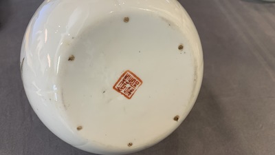 Deux th&eacute;i&egrave;res et une bo&icirc;te &agrave; quatre compartiments en porcelaine de Chine qianjiang cai, 19/20&egrave;me