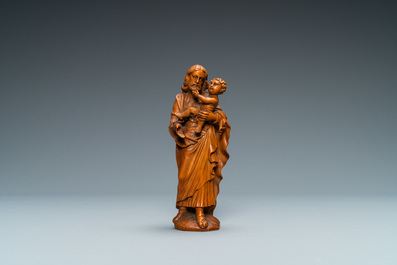 Une statue de Joseph &agrave; l'enfant en buis sculpt&eacute;, Flandres, 17&egrave;me