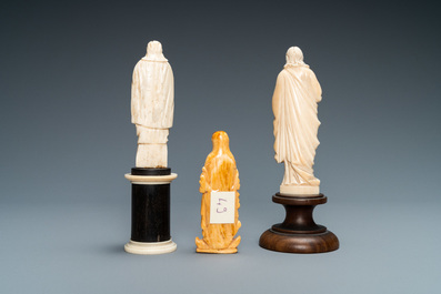Deux statues de Vierges et une de Christ en ivoire et os, 19&egrave;me