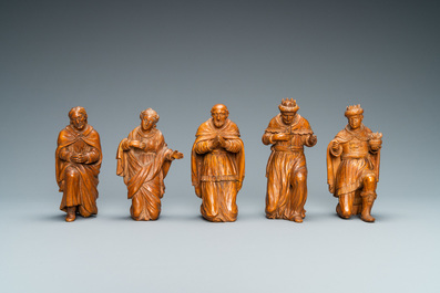 Un groupe en bois sculpt&eacute; repr&eacute;sentant 'L'adoration des mages', Italie, 18&egrave;me