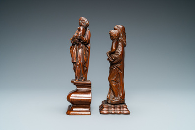 Twee houten figuren van Madonna met kind, 17/18e eeuw