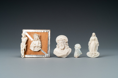 Drie ivoren Christussen, een Madonna en een parelmoeren profielbuste, 18/19e eeuw