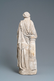 Une statue de Sainte Barbe en pierre calcaire sculpt&eacute;e, 16&egrave;me