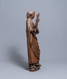 Een grote eikenhouten figuur van Sint-Ursula de martelares, 1e helft 16e eeuw
