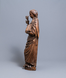 Une grande statue de la Sainte Martyre Ursule en ch&ecirc;ne sculpt&eacute;, 1&egrave;re moiti&eacute; du 16&egrave;me