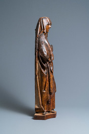 Une grande statue de la Vierge de Calvaire en ch&ecirc;ne sculpt&eacute;, 15&egrave;me