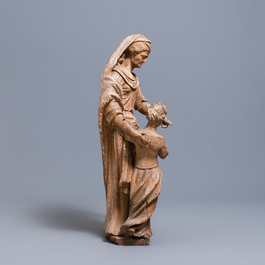 Un groupe figurant 'L'&eacute;ducation de la Vierge par Sainte Anne' en tilleul sculpt&eacute;, fin du 16&egrave;me