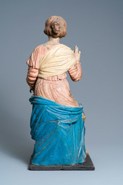Une grande statue d'une Vierge &agrave; l&rsquo;enfant en bois sculpt&eacute; et polychrom&eacute;, 17&egrave;me