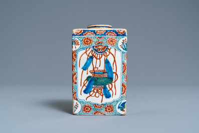 A Dutch Delft cashmere palette tea caddy, 1st half 18th C.