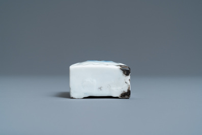 Un compte-gouttes en porcelaine de Cor&eacute;e en bleu et blanc, Joseon, 19&egrave;me