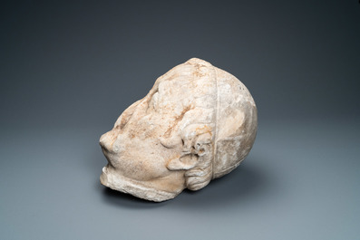 Een groot marmeren hoofd van een geestelijke, Itali&euml;, 17e eeuw