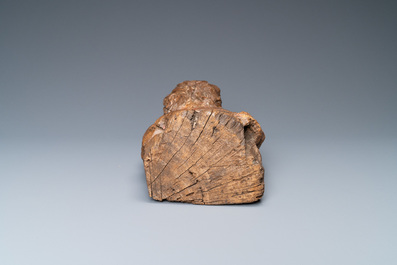 Een eikenhouten figuur van een profeet met sporen van polychromie, 16e eeuw