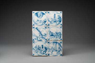 Quarante-quatre carreaux en fa&iuml;ence de Delft en bleu, blanc et polychrome, 17/18&egrave;me