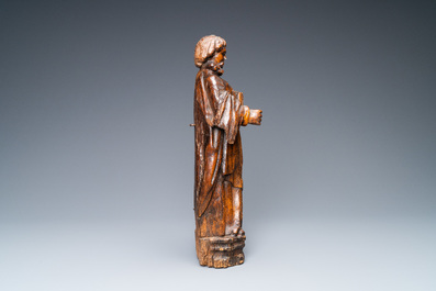 Une statue de l'ap&ocirc;tre Saint Pierre en ch&ecirc;ne sculpt&eacute;, Vall&eacute;e du Rhin, Allemagne, 15&egrave;me