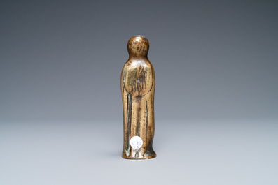 Un ornement de lustre en bronze en forme d'une Vierge, Flandres, 16&egrave;me
