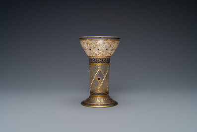 J. &amp; L. Lobmeyr, Wenen, eind 19e eeuw: Een beschilderde glazen beker in islamitische of Mammeluk-stijl