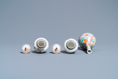 Een paar Chinese famille rose miniatuur dekselvaasjes en een millefleur vaas, Qianlong merken, Republiek