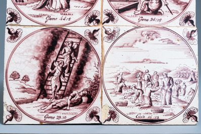 Achttien fijne mangane Delftse bijbeltegels met anjerhoeken, 18e eeuw