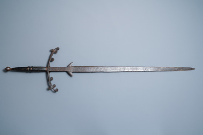 Une grande &eacute;p&eacute;e &agrave; deux mains de type 'Landsknecht', Allemagne, 16&egrave;me