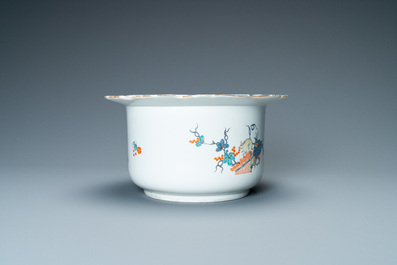 A Kakiemon-style soft paste porcelain cooler, Chantilly, France, 18th C.