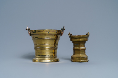 Twee bronzen wijwater emmers, Vlaanderen, 1e helft 16e eeuw