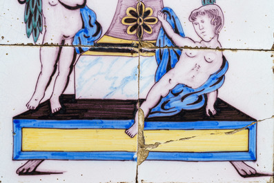 Un tableau de carreaux en fa&iuml;ence polychrome de Delft, fin du 18&egrave;me