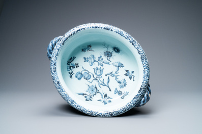 An oval Dutch Delft blue and white chinoiserie jardini&egrave;re, late 17th C.
