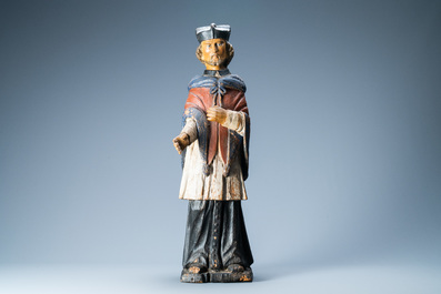 Een gepolychromeerde houten figuur van Johannes Nepomucenus, wellicht Duitsland, 17/18e eeuw