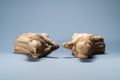 A pair of marble figures of the praying Albert VII, Archduke of Austria and his wife Isabella, probably Flanders, 17th C.