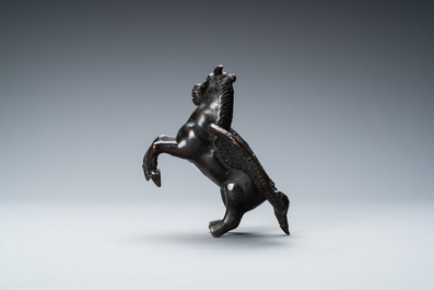 Een zwart gepatineerd bronzen model van Pegasus, Itali&euml;, 16e eeuw