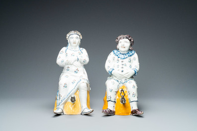 Une paire de fontaines de table de type 'Jacqueline et Jacquot' en fa&iuml;ence polychrome de Bruxelles, 18&egrave;me