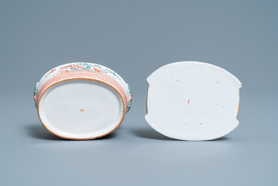 Een polychrome Delftse petit feu Kakiemon-stijl botervloot met een slak, 18e eeuw