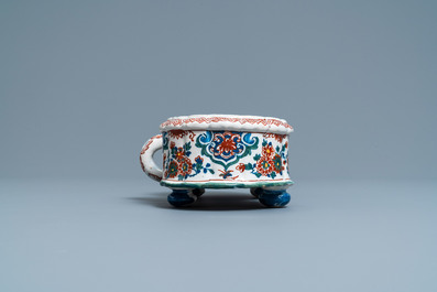 A Dutch Delft cashmere palette cruet set on stand, 1st quarter 18th C.