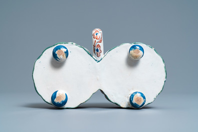 A Dutch Delft cashmere palette cruet set on stand, 1st quarter 18th C.