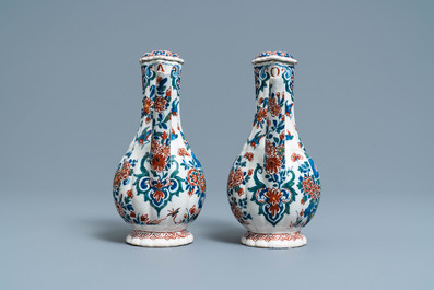 A Dutch Delft cashmere palette cruet set on stand, 1st quarter 18th C.