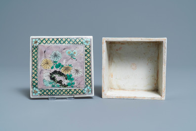 A Chinese square verte biscuit box and cover, Kangxi