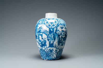 An exceptional and large Dutch Delft blue and white chinoiserie vase, 17/18th C.