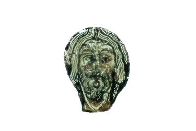 Un fragment roman en verre peint repr&eacute;sentant le visage de Christ, France, 11/12&egrave;me