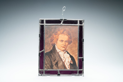 Alfred Labille en Pierre Bertrand (Rijsel, actief 1902-1930): Een beschilderd glasraam met portret van Ludwig van Beethoven