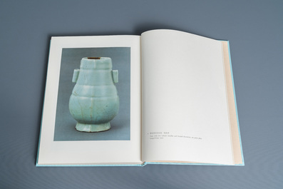 Illustrated catalogue of Sung Dynasty Porcelain in the National Palace Museum, quatre volumes, Taipei, 1973