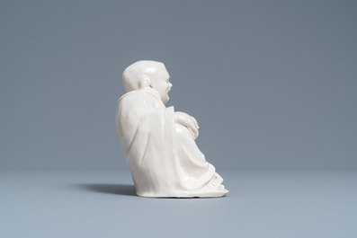 Een Chinese Dehua blanc de Chine figuur van Boeddha, 18/19e eeuw