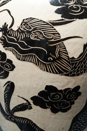 A large Chinese Cizhou meiping 'dragon' vase, Song/Yuan