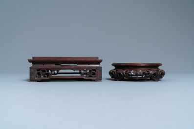 Trois socles en bois sculpt&eacute;, Chine, 19/20&egrave;me