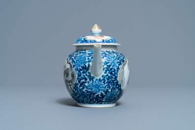 A Chinese blue, white and grisaille teapot and cover, 19th C.