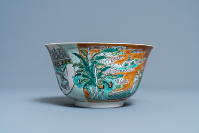 A Chinese verte biscuit bowl on wooden stand, 19th C.