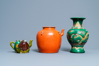 Een diverse collectie Chinees porselein, 19/20e eeuw