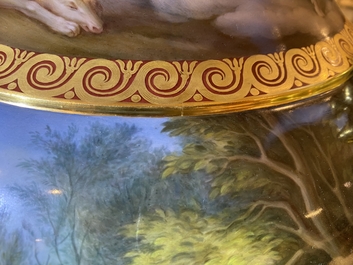 Un important vase en porcelaine de Meissen &agrave; sujet mythologique de 'Diane et Act&eacute;on', 2&egrave;me moiti&eacute; du 19&egrave;me