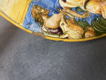Un plat en majolique italienne &agrave; sujet mythologique de 'Latone et les grenouilles', Urbino, 16&egrave;me