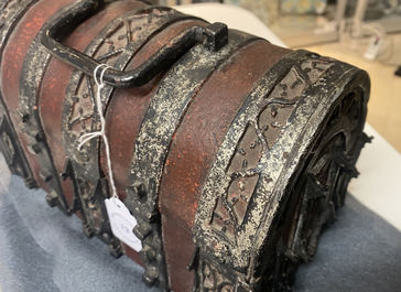 Un coffret en fer forg&eacute; en partie peint en rouge, France, 15&egrave;me