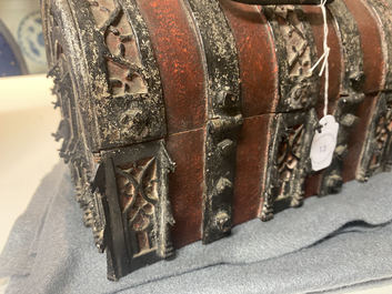 Un coffret en fer forg&eacute; en partie peint en rouge, France, 15&egrave;me